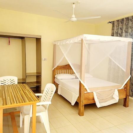 Casuarina Lounge Hotell Malindi Eksteriør bilde
