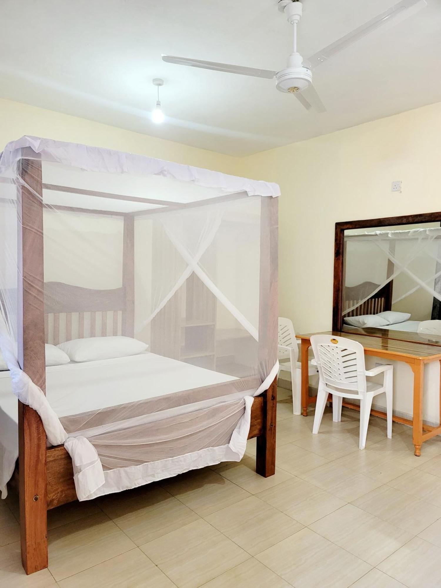 Casuarina Lounge Hotell Malindi Eksteriør bilde