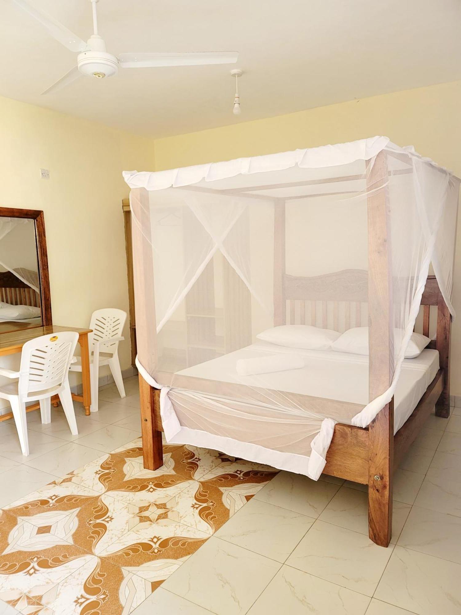 Casuarina Lounge Hotell Malindi Eksteriør bilde