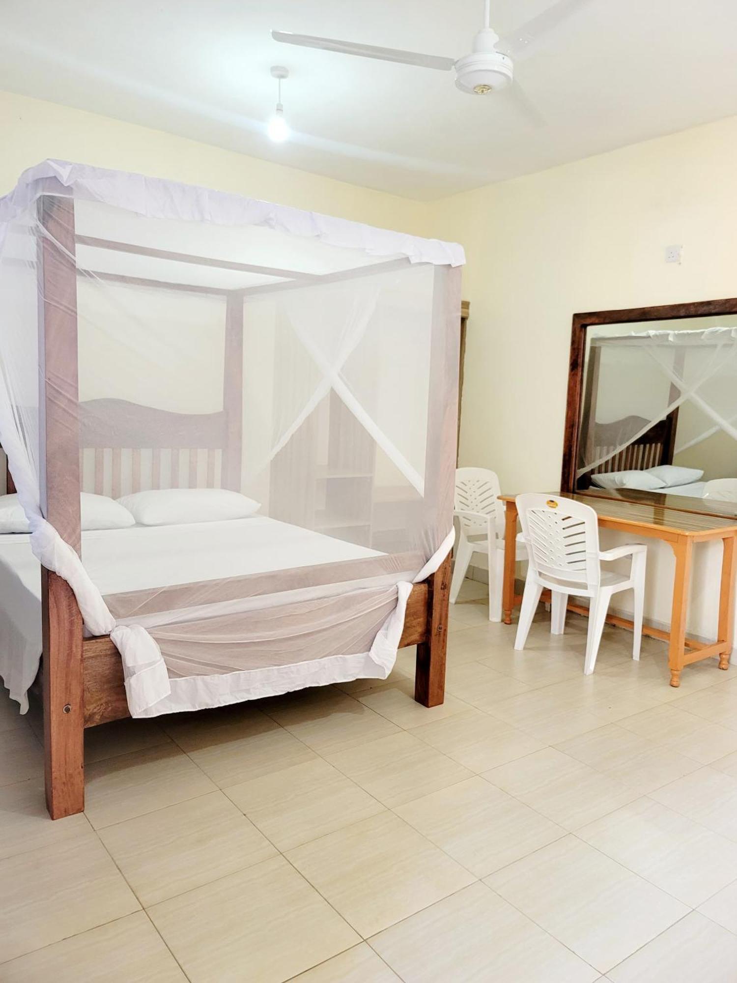Casuarina Lounge Hotell Malindi Eksteriør bilde